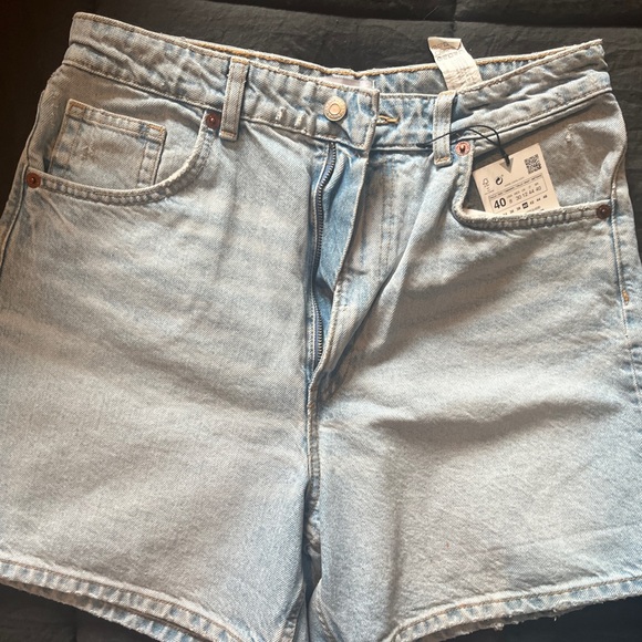 ZARA Jean Shorts- High Rise (NWT) - Picture 2 of 5